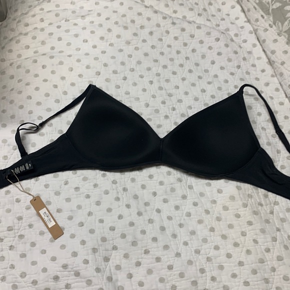 COPY - Skims 34 D Onyx wireless push up - Picture 5 of 9